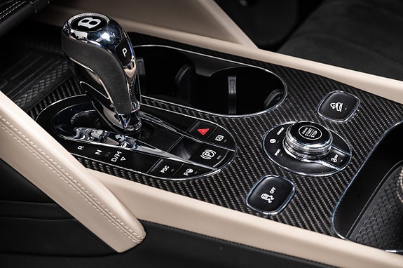 Bentley Bentayga 23 of 30
