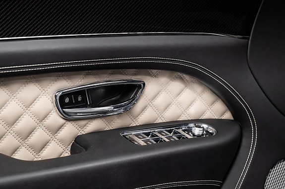 Bentley Bentayga 30 of 30