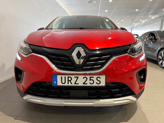 Renault Captur 2 of 5