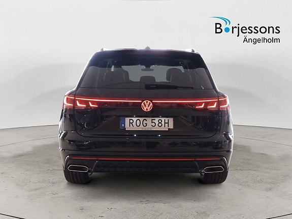 Volkswagen Touareg 4 of 5