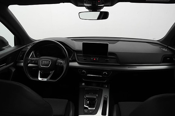 Audi Q5 8 of 18