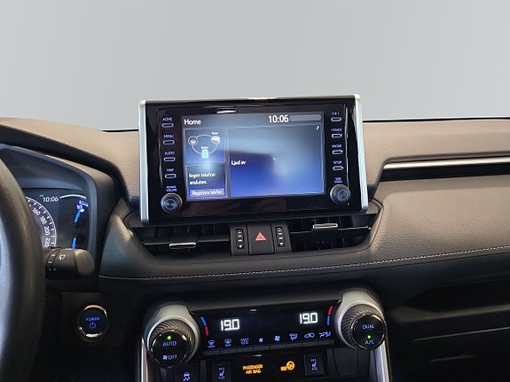 Toyota RAV4 4 of 5