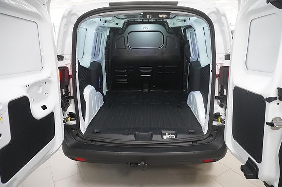 Ford Transit Courier 8 of 10