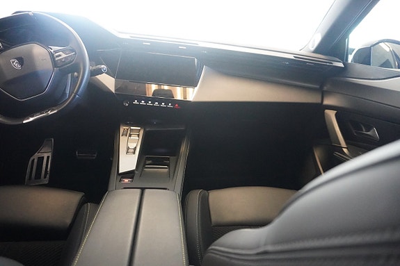 Peugeot 408 8 of 9
