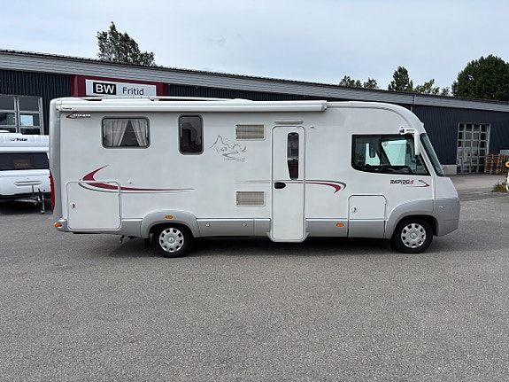 Rapido 992M Queenbed - Automat - AC - Mercedes - Kamkedja - Solcell 2 of 24