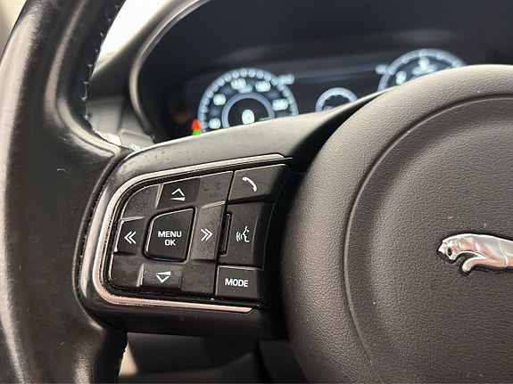 Jaguar E-PACE 19 of 30