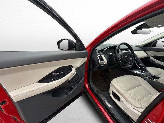 Jaguar E-PACE 12 of 30