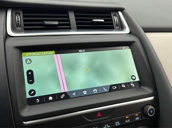 Jaguar E-PACE 26 of 30