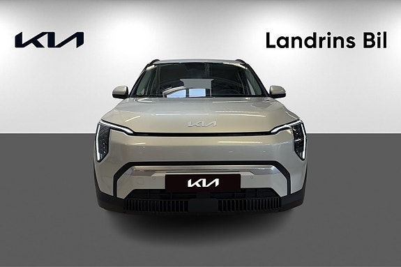 Kia EV3 2 of 5
