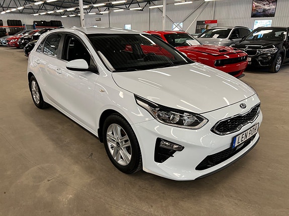 Kia Ceed 3 of 5