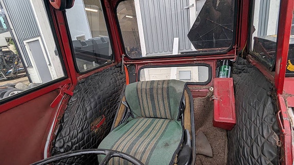 Massey Ferguson MF 35 Frontlastare Hytt Motvikt Renoverings 7 of 8