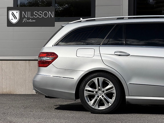 Mercedes-Benz E350 17 of 30