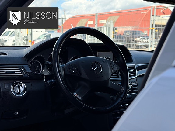 Mercedes-Benz E350 25 of 30