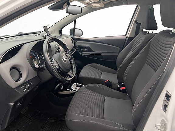 Toyota Yaris 11 of 28