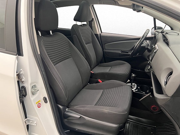 Toyota Yaris 21 of 28