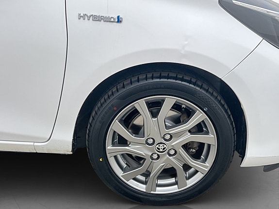 Toyota Yaris 26 of 28