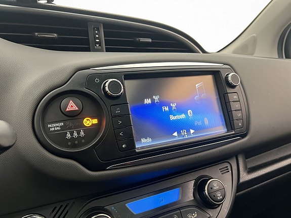 Toyota Yaris 18 of 28