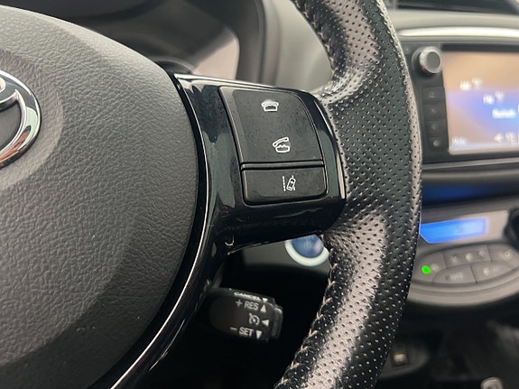 Toyota Yaris 16 of 28