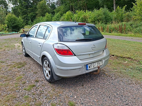 Opel Astra 3 of 5