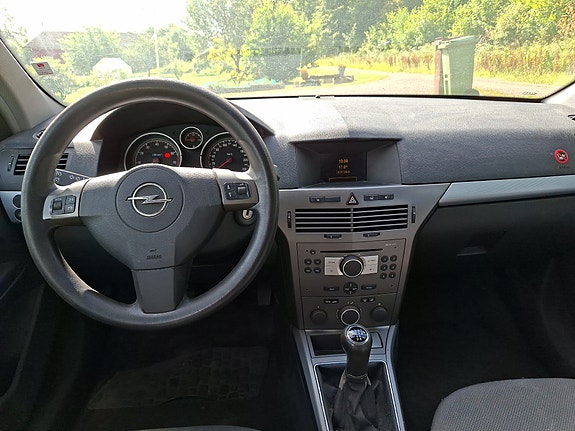 Opel Astra 6 of 7