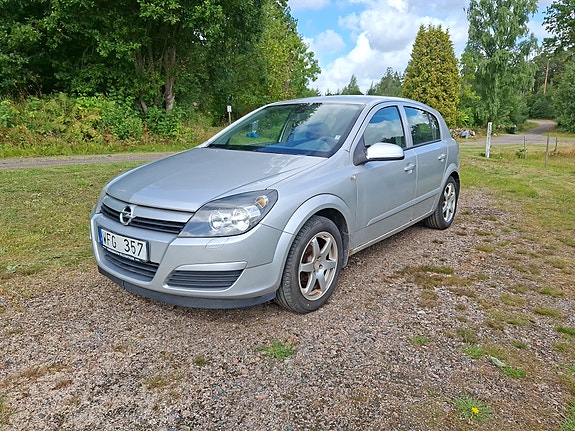 Opel Astra 2 of 5
