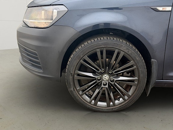 Volkswagen Caddy Maxi 23 of 26