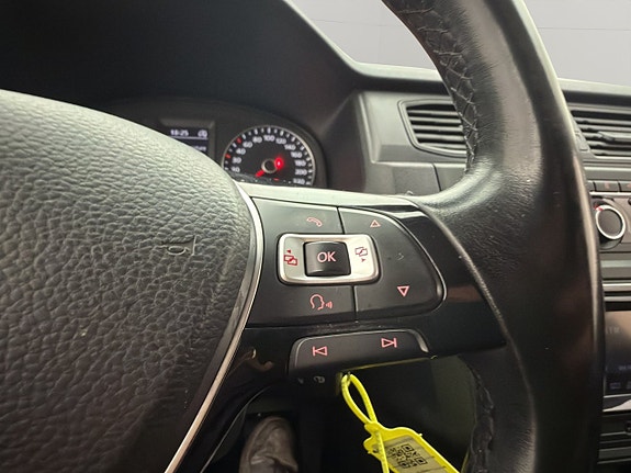 Volkswagen Caddy Maxi 18 of 26