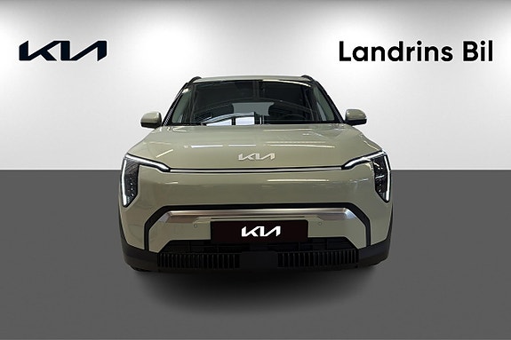 Kia EV3 2 of 5