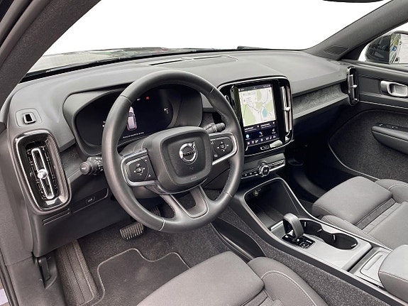Volvo EX40 6 of 11