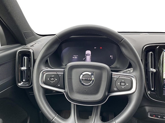 Volvo EX40 9 of 11