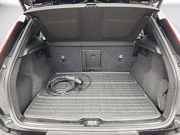 Volvo EX40 10 of 11