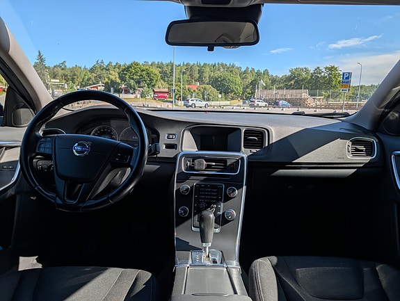 Volvo S60 3 of 4