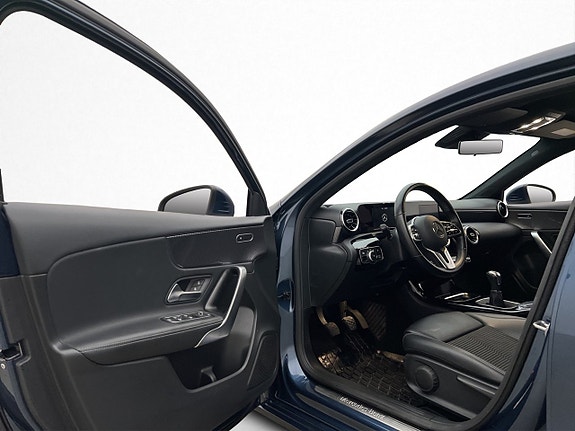 Mercedes-Benz A180 10 of 30