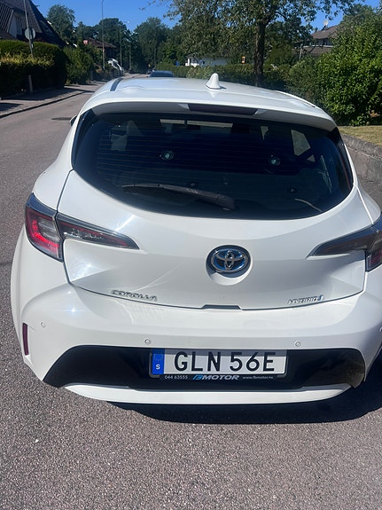 Toyota Corolla 2 of 7