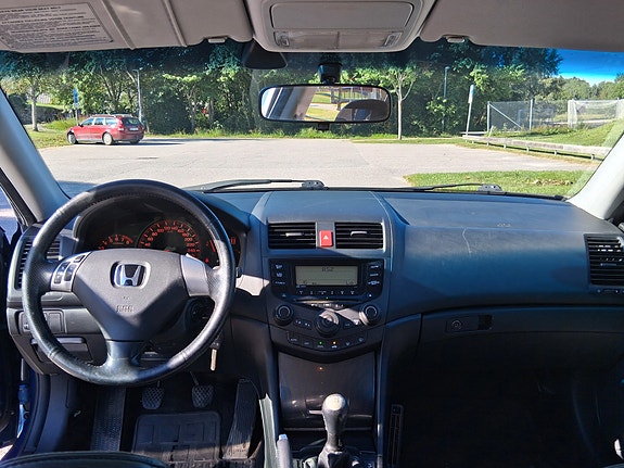 Honda Accord 7 of 9