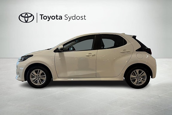 Toyota Yaris 4 of 5