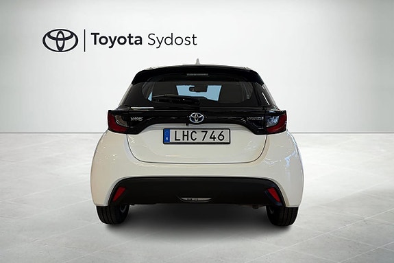 Toyota Yaris 5 of 5