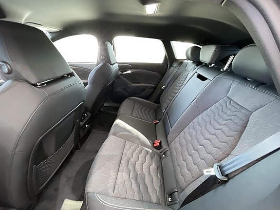 Audi A6 11 of 15