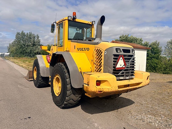 Volvo L 120 E 4 of 5