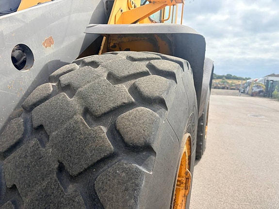 Volvo L 120 E 5 of 5