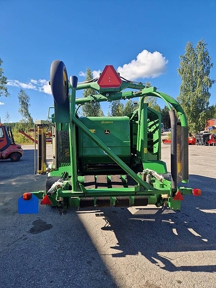 John Deere 744 3 of 5