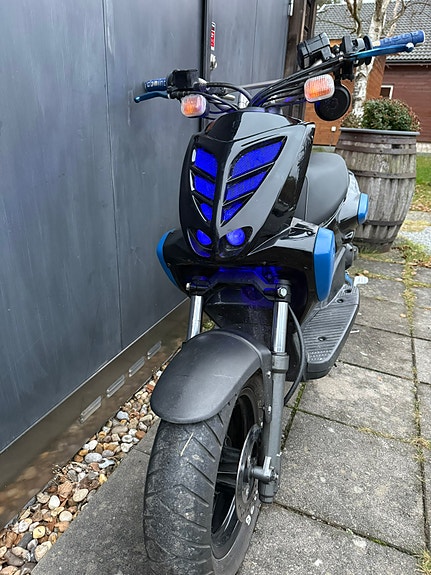 Yamaha Slider 3 of 4