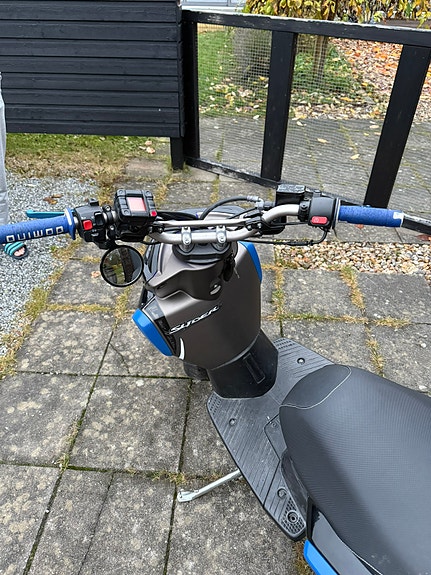 Yamaha Slider 4 of 4