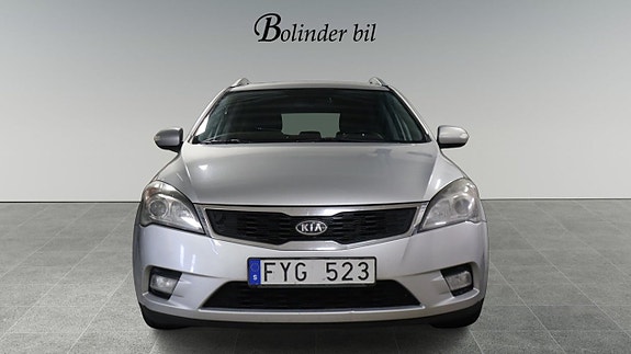 Kia Ceed 2 of 5