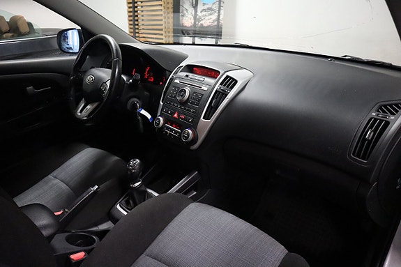 Kia Ceed 12 of 17