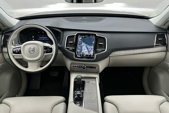 Volvo XC90 3 of 3