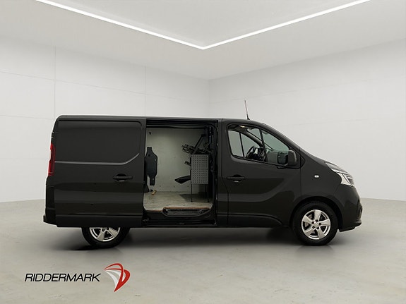 Renault Trafic 13 of 30