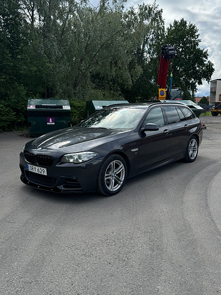 BMW 520d 2 of 5