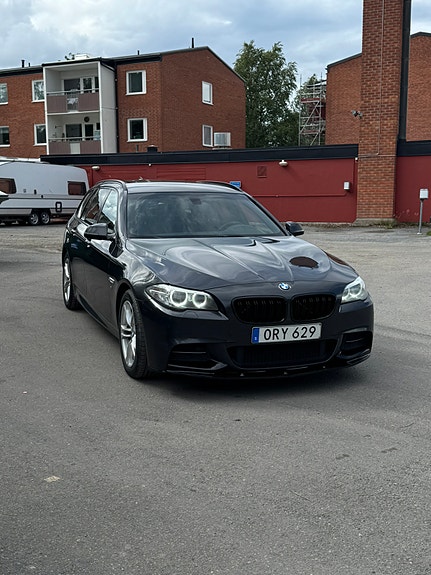 BMW 520d 3 of 5