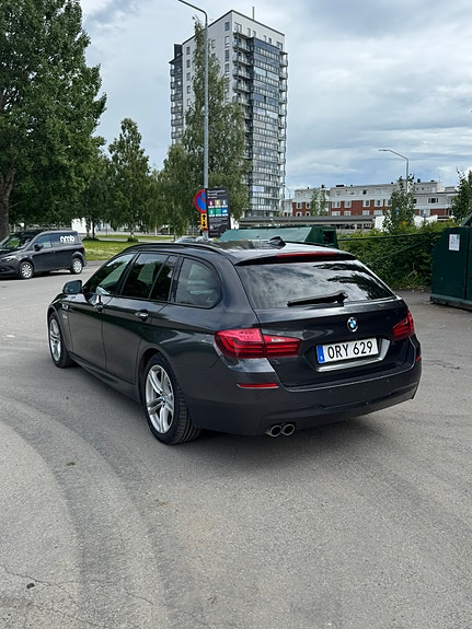 BMW 520d 4 of 5